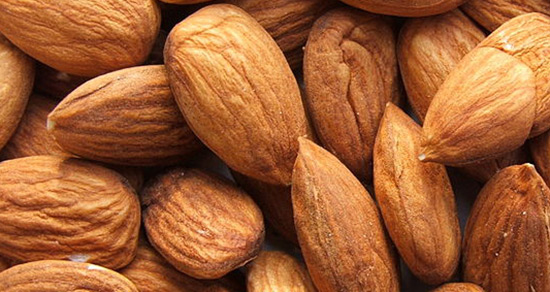 تعبیر خواب چغاله بادام سبز ، معنی دیدن چغاله بادام سبز در خواب های ما چیست