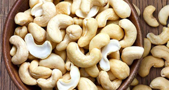 تعبیر خواب چیدن بادام از درخت ، معنی چیدن بادام از درخت در خواب های ما چیست