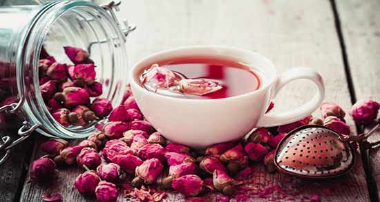خواص گلاب در چای ؛ فواید ریختن گلاب در چای برای سلامتی