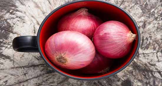 فواید خوردن پیاز خام با غذا ؛ معجزه مصرف پیاز در کنار غذا