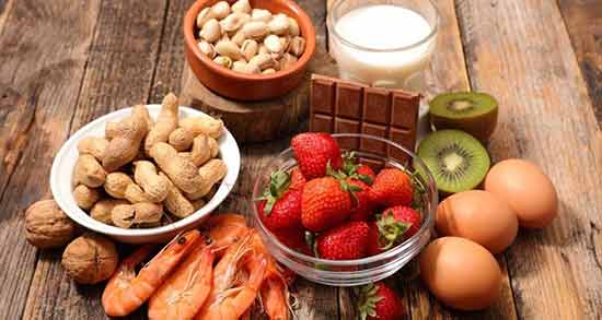 غذاهای حساسیت زا ؛ خوردن چه مواد غذایی برای بدن ایجاد حساسیت می کند
