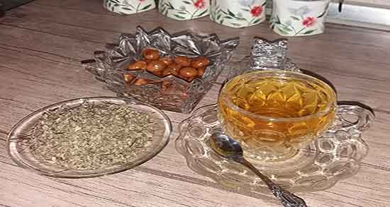 خواص دمنوش آویشن برای سرفه ؛ بخور دمنوش آویشن برای گلو