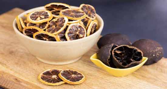 طرز تهیه لیمو عمانی سیاه ؛ آموزش درست کردن لیمو عمانی سیاه به روشی ساده