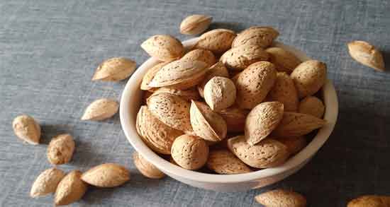 آیا بادام درختی چاق کننده است ؛ تاثیر خوردن بادام درختی برای چاق شدن