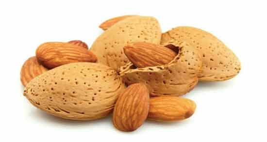 بادام و دیابت ؛ تاثیر خوردن بادام برای کاهش قند خون افراد مبتلا به دیابت