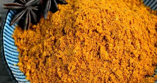 خواص ادویه کاری برای مو ؛ جلوگیری از ریزش مو با مصرف ادویه کاری