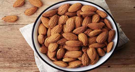 فواید بادام درختی برای لاغری ؛ مصرف بادام درختی به عنوان میان وعده موثر برای لاغر شدن
