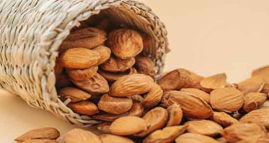 فواید بادام درختی برای کودکان ؛ درمان ضعف و بی حالی کودک با مصرف بادام درختی