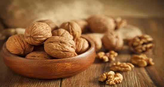 گردو برای نوزاد ۱۱ ماهه ؛ از چه سنی می توان به نوزاد مغز گردو داد