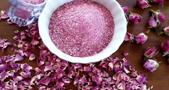 خواص گل محمدی با ماست ؛ بهبود عملکرد سیستم گوارشی با خوردن گل محمدی و ماست