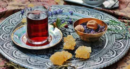 دمنوش گل گاوزبان و بابونه ؛ فواید مصرف دمنوش گل گاوزبان و بابونه برای سلامت بدن