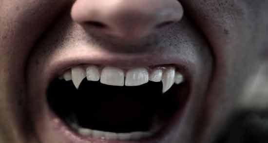 تعبیر خواب حمله خون آشام ، معنی حمله خون آشام در خواب های ما چیست