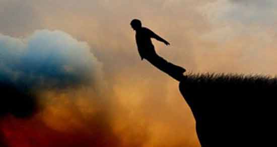تعبیر خواب سقوط در دره ، معنی سقوط در دره در خواب های ما چیست