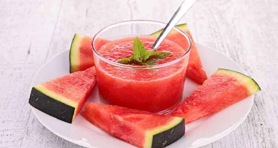 آب هندوانه برای نوزاد سه ماهه ؛ خواص و مضرات آب هندوانه برای نوزاد