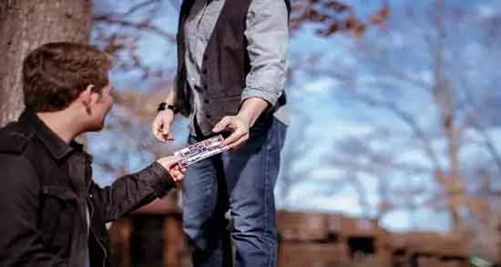 تعبیر خواب صدقه دادن به بچه فقیر معنی صدقه دادن به بچه فقیر در خواب های ما چیست