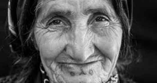 تعبیر خواب پیرزن در حال مرگ معنی پیرزن در حال مرگ در خواب های ما چیست
