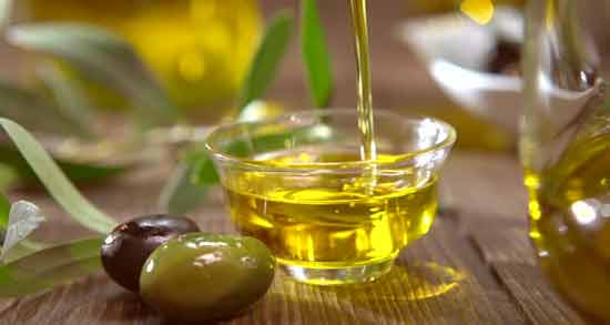 تعبیر خواب روغن مالیدن به دست معنی روغن مالیدن به دست در خواب های ما چیست