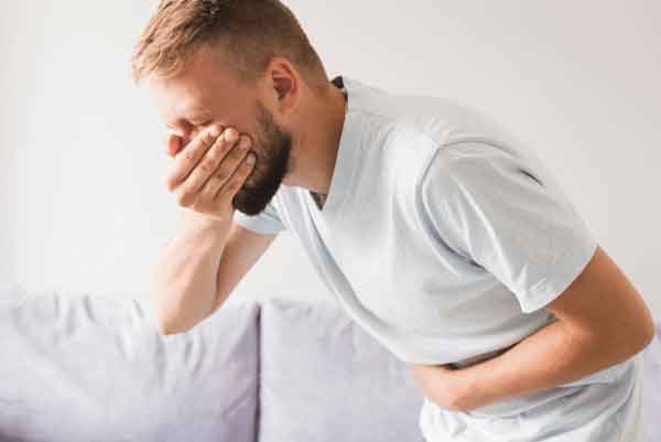 تعبیر خواب استفراغ شوهر + معنی استفراغ شوهر در خواب های ما چیست