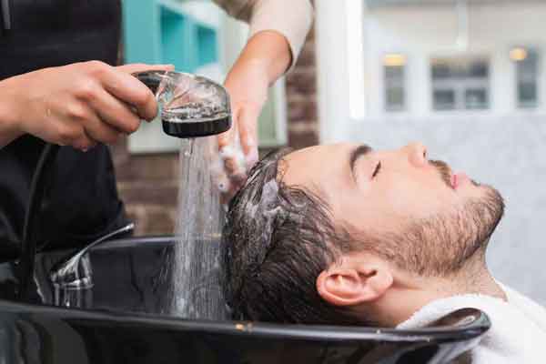 تعبیر خواب موی رنگ شده مرد در آرایشگاه از نظر امام صادق و ابن سیرین