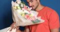 تعبیر خواب گل گرفتن از پسر و گل طبیعی امام صادق برای دختر مجرد و کندن گل از گلدان