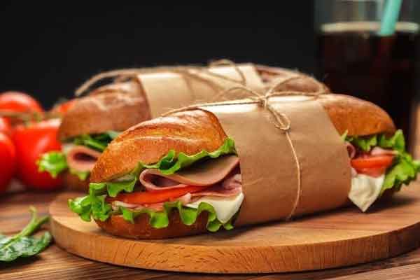 تعبیر خواب ساندویچ خریدن و خوردن ساندویچ پر ملات و خوشمزه از نظر معبران معروف