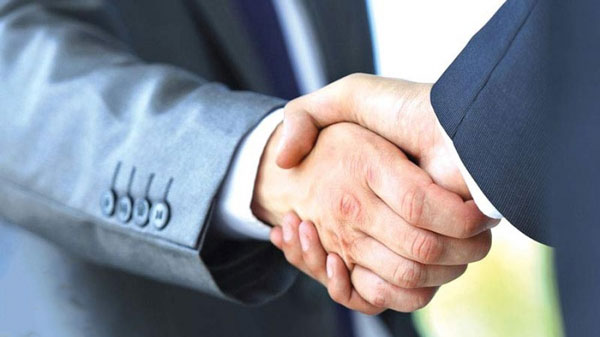 تعبیر خواب دست دادن از ابن سیرین + معنی دست دادن از نظر ابن سیرین در خواب چیست