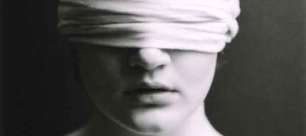 تعبیر خواب آشغال چشم و رفتن به چشم پزشکی از نظر امام صادق و ابن سیرین