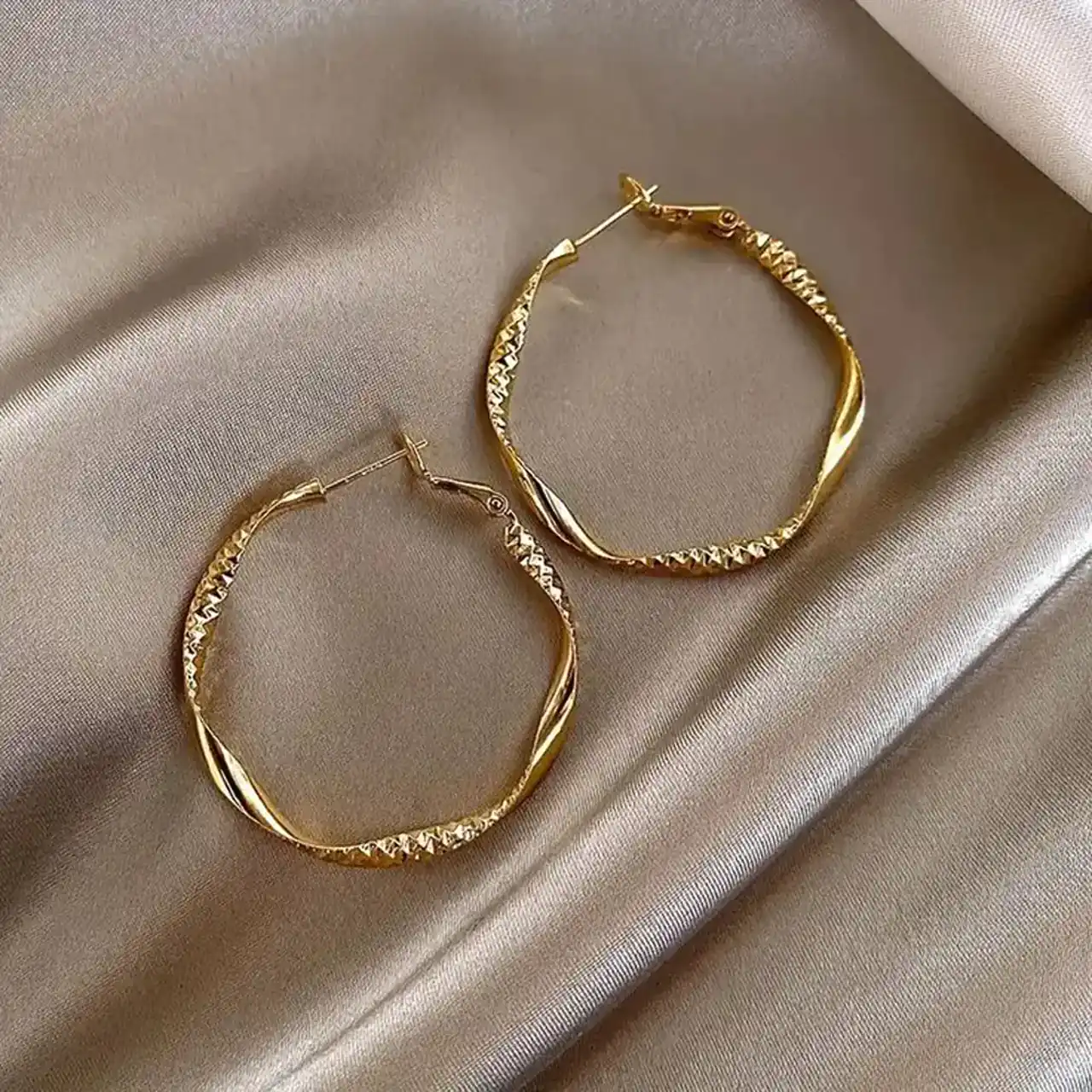 مدل گوشواره حلقه ای طلا + 15 مدل از زیباترین گوشواره های بازار