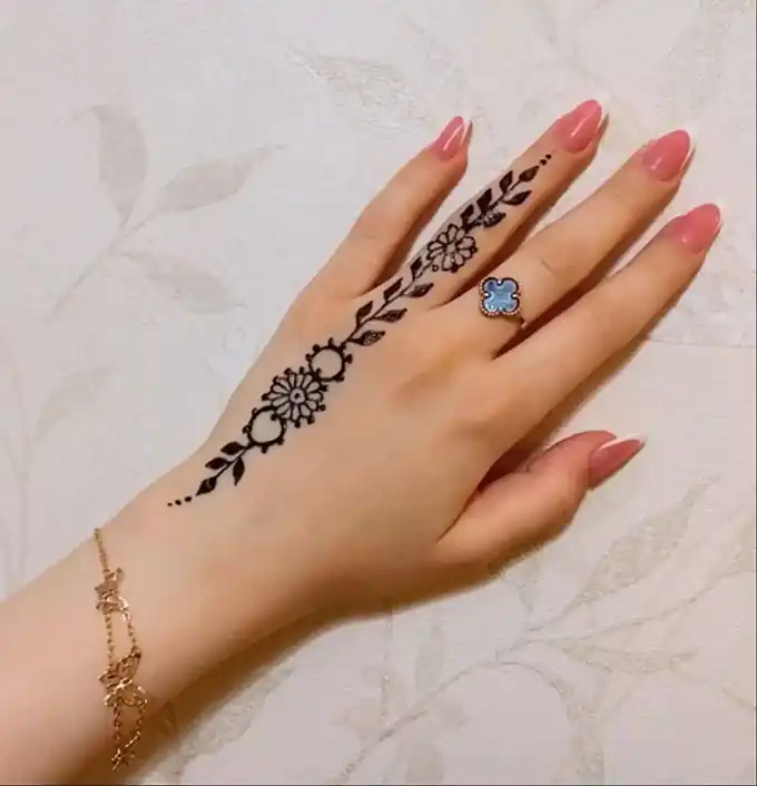 مدل حنا پشت دست + زیباترین مدل های تزیین حنا پشت دست