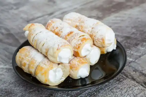 انواع مدل شیرینی تر + خوشمزه ترین و تازه ترین انواع شیرینی برای پذیرایی از مهمان