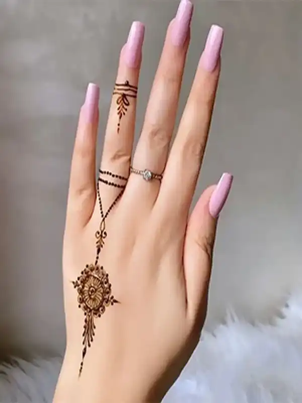 مدل حنا روی دست + ایده های جذاب و جلوه دار حنا روی دست برای درخشش دستان