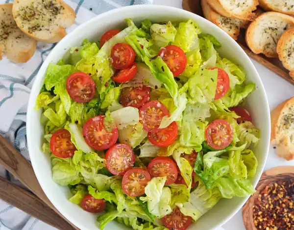 مدل سالاد کاهو + جدیدترین تزیین سالاد کاهو با گوجه و خیار برای سفره ای جذاب